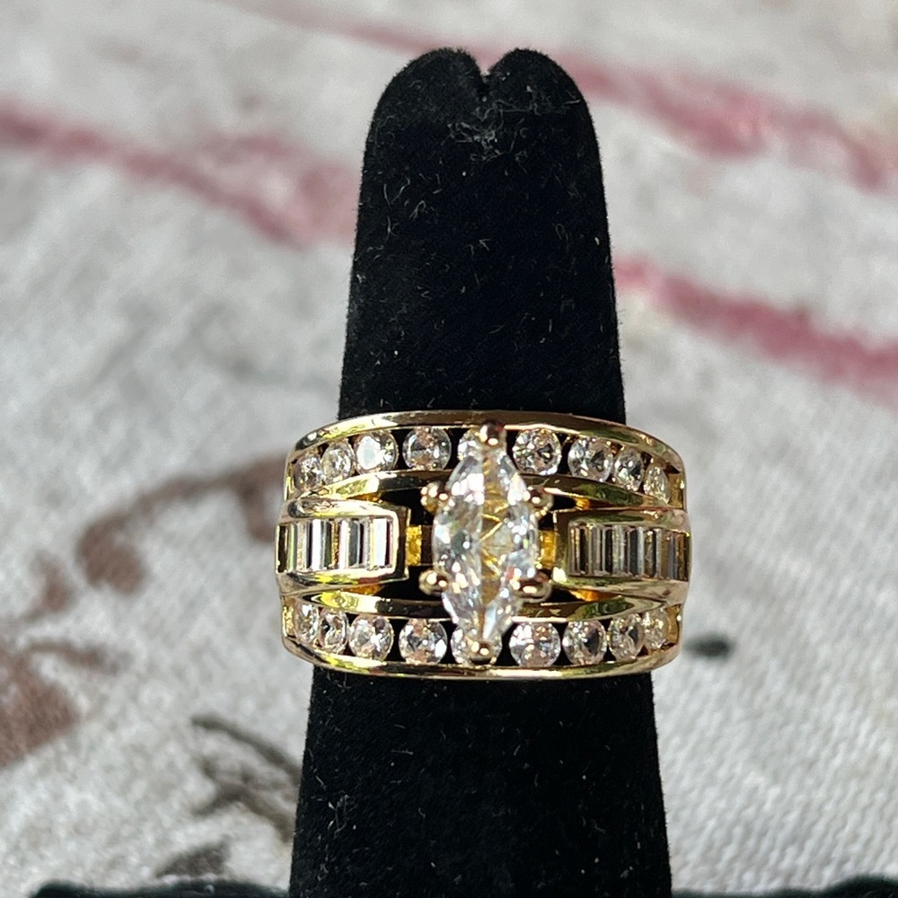 Fashion Jewelry Gold and Silver Art Deco Ring - Picture 2 of 13